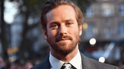 Armie Hammer, Hakkındaki Tartışmalı İddiaların Ardından Hollywood Kariyerine Geri Dönüyor